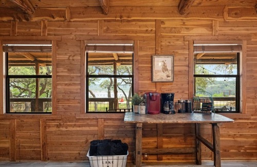 Spicewood Apartment | Sunrise Lodge on Lake Travis