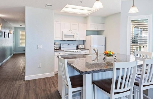 Ormond Beach Hotel | Sunrise Ocean View from 1BR Condo – Walk to Beach & Enjoy Coastal Vibes