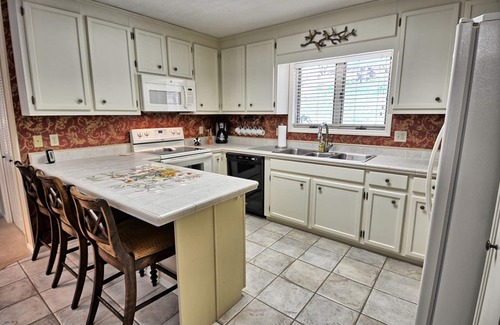 Seven Devils Ski Chalet | Sunrise Over Seven Devils-Open for Bookings! Hot Tub, Pool Table, WIFI