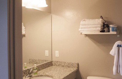 Harbor Village Hotel | Sunrise Resort Room #303