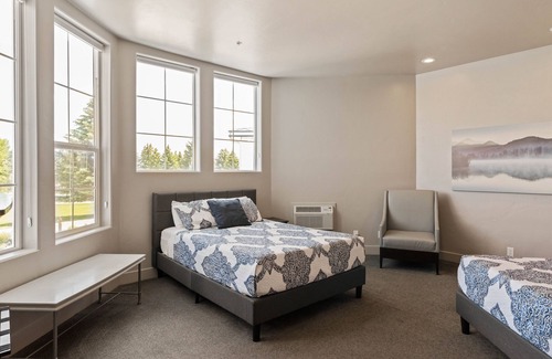 Harbor Village Hotel | Sunrise Resort Room #203 | 2 Bed, 1 Bath