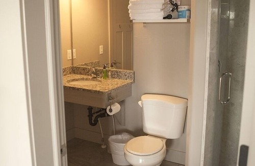 Harbor Village Hotel | Sunrise Resort Room #307 | 2 Bed, 1 Trundle, 1 Bath