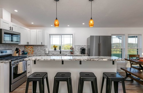 Wellsboro House | Sunrise Ridge - Wellsboro Getaway on 10 acres!