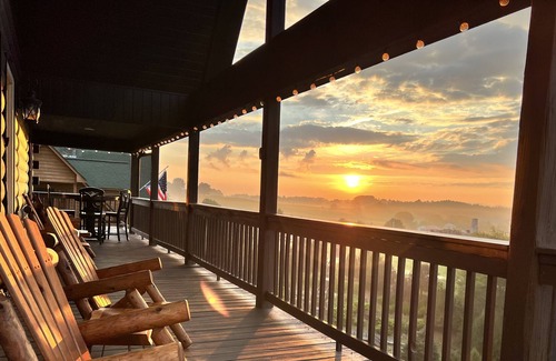 Piney Creek Cabin | Sunrise Ridge Lodge - The perfect gateway