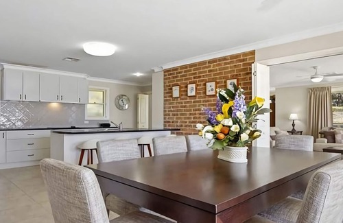 Mossy Point House | Sunrise Road Everything at your fingertips