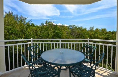 Key West Apartment | Sunrise Suites Big Kahuna Suite #202