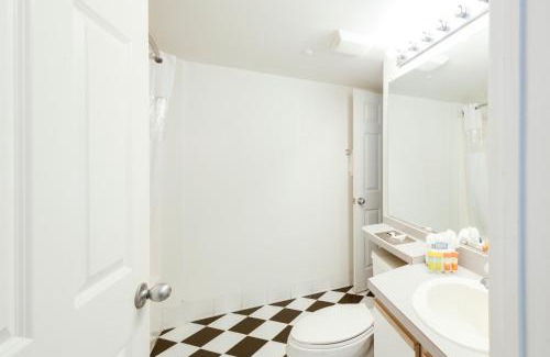 Key West Apartment | Sunrise Suites Tierra Bomba Suite #403