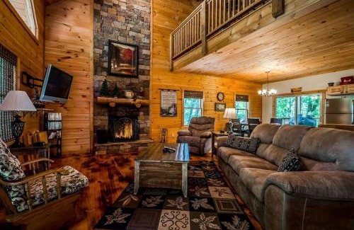 Sautee Nacoochee House | Sunrise Summit | Deluxe 2BR 2.5BA Cabin | Mountain View | Private | Hot Tub in Sautee Nacoochee, Georgia