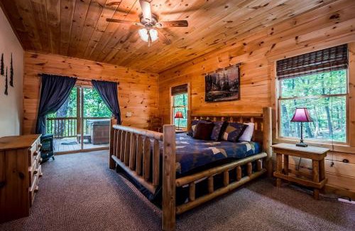 Sautee Nacoochee House | Sunrise Summit | Deluxe 2BR 2.5BA Cabin | Mountain View | Private | Hot Tub in Sautee Nacoochee, Georgia