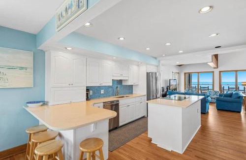 Pawleys Island House | Sunrise to Sunset Oceanfront Home with Creek Dock