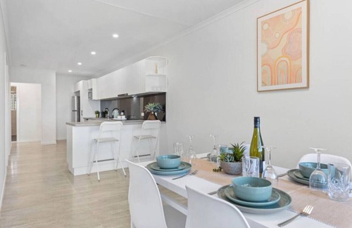 Redcliffe Apartment | * Sunrise * Two Bedroom Apartment