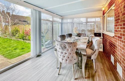 Clacton-on-Sea House | Sunrise Villa
