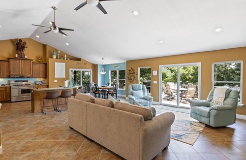 Sunrise Beach House | Sunrise, Wildlife, Kayak & Paddle Boarding Awaits!