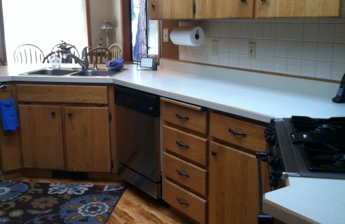 Mountain Village East House | Sunriver Home, 3BR/2BA, Hot Tub, Bikes * Unlimited SHARC Swim Passes