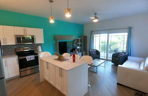 Long Bay Villa | SunSeaSand - 1Bdrm Seaside Unit B - Long Bay Hills