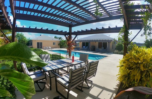 Long Bay Villa | SunSeaSand - 1Bdrm Seaside Unit B - Long Bay Hills