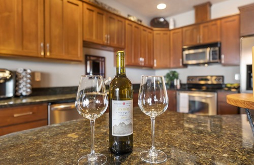 Quincy Condo | Sunserra at Crescent Bar - on Golf Course - Amazing Columbia River views