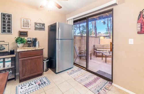 Menlo Park Condo | Sunset Adobe | 1BD ~ Gated, Pool, Patio, Laundry, Hiking, UofA, Menlo Park🏜️