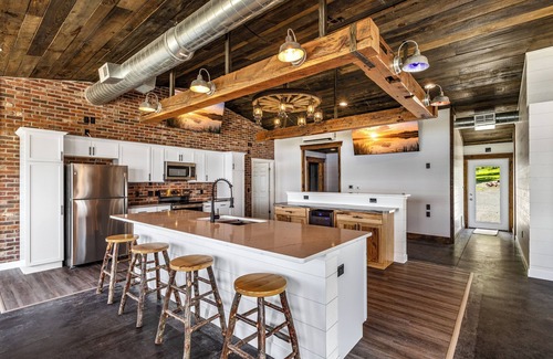 Brill Cabin | Sunset Bay Lodge- Gruenhagen Bay
