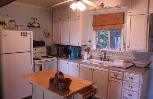Waubaushene Cottage | Sunset Bay Waterfront Cottage on Georgian Bay