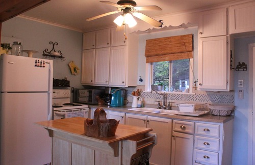 Waubaushene Cottage | Sunset Bay Waterfront Cottage on Georgian Bay