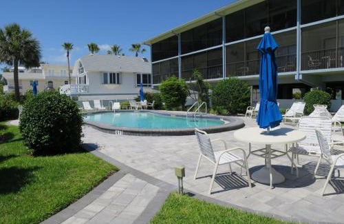 Holmes Beach Apartment | Sunset Beach 101 Beach Front Unit