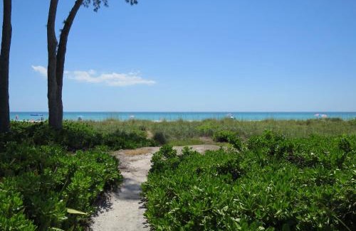 Holmes Beach Apartment | Sunset Beach 101 Beach Front Unit