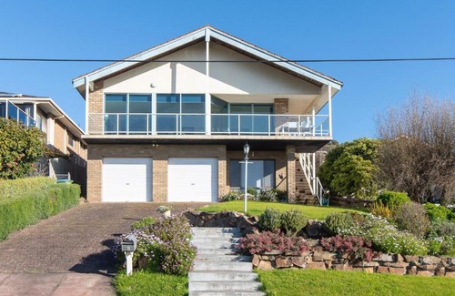 Dromana House | Sunset Beach