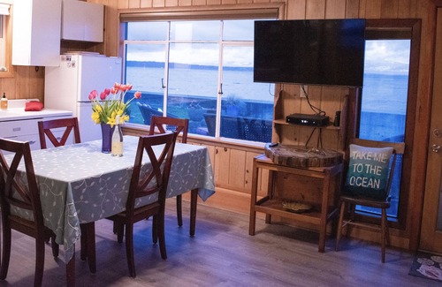 Maxwelton House | Sunset Beach Cottage - So.Whidbey Island. Langley, Kayak; Beachwalk, Clam, view