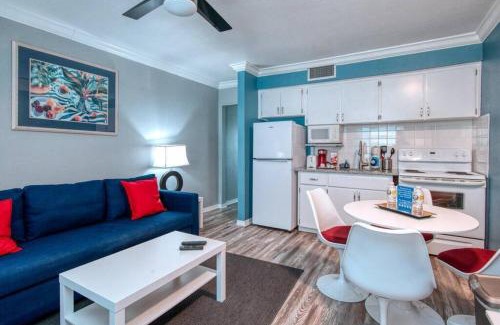 Madeira Beach Apartment | Sunset Beach Suite 6! Across from Beach Access & Pet Friendly! Enjoy Fall Promo for Mondays & Thursdays!