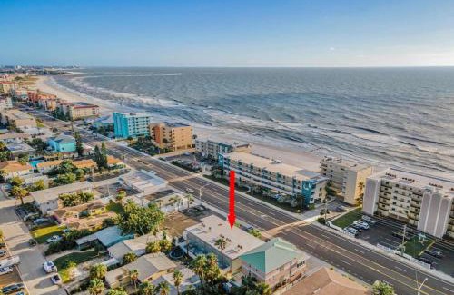 Madeira Beach Apartment | Sunset Beach Suite 6! Across from Beach Access & Pet Friendly! Enjoy Fall Promo for Mondays & Thursdays!
