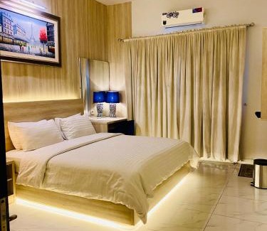 D.H.A. Bed & Breakfast | Sunset BnB
