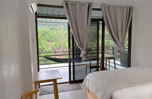 Muang Ngoi Neua Bed & Breakfast | Sunset Bungalows & GH