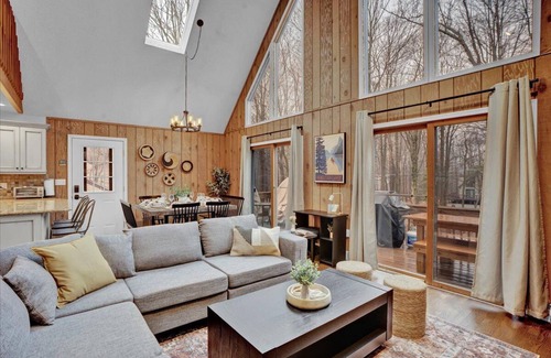 Gouldsboro Cabin | Sunset Cabin - Hot Tub, Game Room, Firepit, Lake
