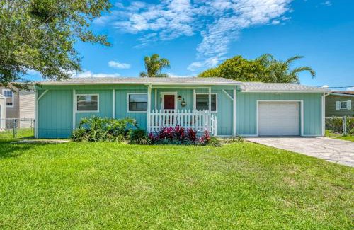 Butler Beach House | Sunset Canal Cottage