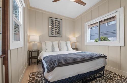 Ocean Beach House | Sunset Cliffs Oceanfront Casita w Fast Wifi, Large Outdoor Space & Ocean Breeze!