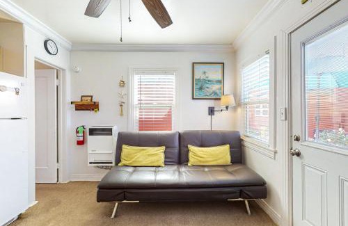 Townsite House | Sunset Cottage 16