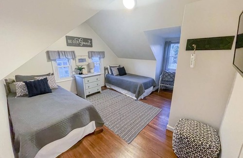 Del Haven House | Sunset Cottage Del Haven (3BR/1.5BA) Short Walk to the Bay!