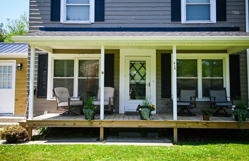 Ashtabula House | Sunset Cottage