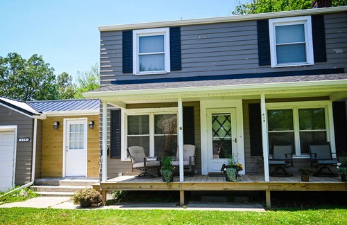 Ashtabula House | Sunset Cottage