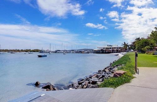 Soldiers Point Apartment | Sunset Court Unit 1 3 Resthaven Avenue