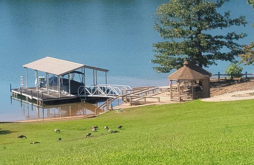 Seneca House | Sunset Cove /Lake Keowee /Waterfront /13 miles to Clemson /Beach area