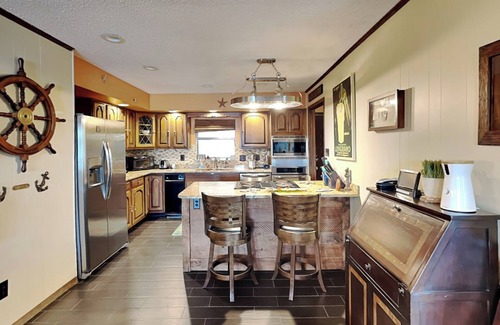 Dandridge Cabin | Sunset Cove | Pet-Friendly w/Heated Pool + Game Room