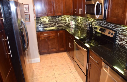 Cadiz House | Sunset Cove - Premier Lakefront Vacation Home with Private Dock