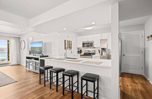 Lakeland Condo | Sunset Cove!
