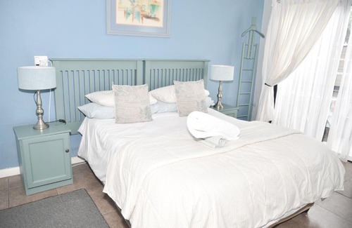 Sunset Beach House | Sunset Decks Guesthouse
