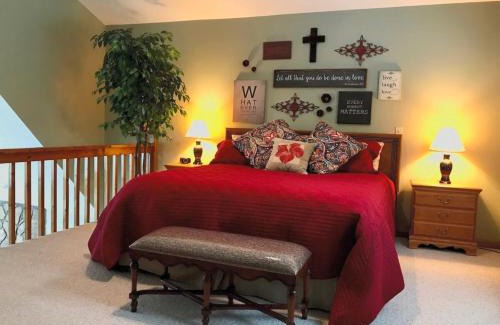 La Follette House | Sunset Dreams-Norris Lake