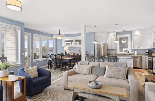 Beulah House | Sunset Dreams | Premium Lakefront Home on Crystal Lake