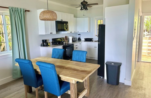 Rainbow Bay Cottage | Sunset Escape: A Secluded Hideaway