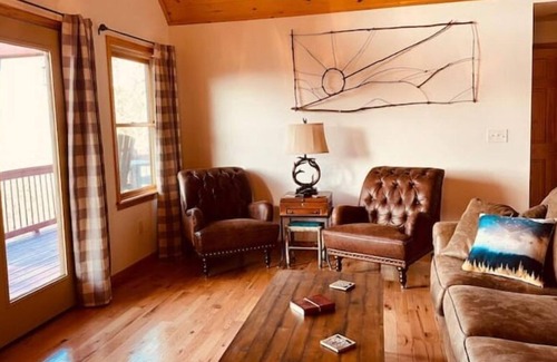 Unaka Cabin | Sunset Gypsy 2br/2ba, secluded, long range views.
